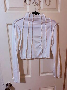 White Ribbed Cropped Long-Sleeve Top with Lettuce Edges